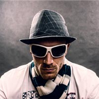 一秒发1000条手机号的软件